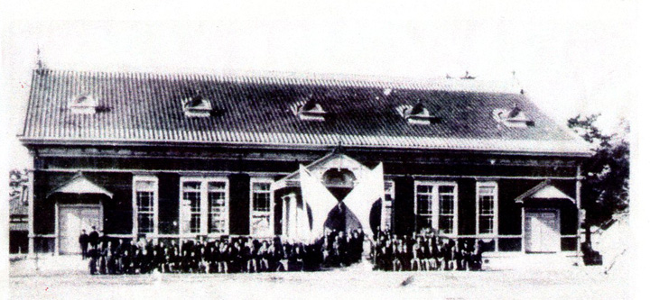 明倫小学校大講堂